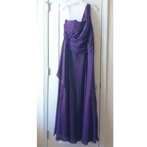David’s Bridal Plum Bridesmaid Dress